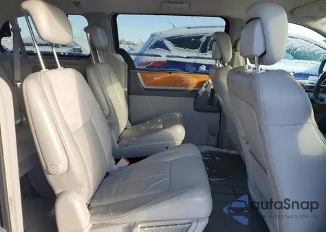 2010 Chrysler Town & Country Limited from USA, damaged, VIN 2A4RR7DX6AR404550